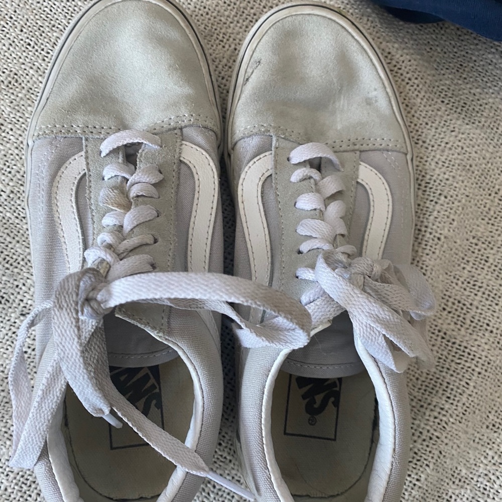 Vans - Picture 2 of 4